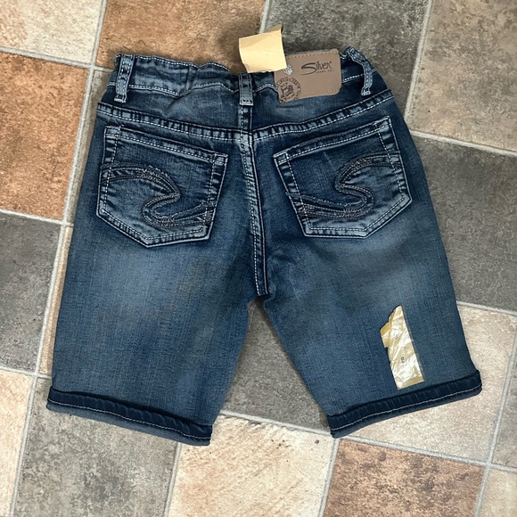 Size 8 Girls Silver Shorts - Picture 2 of 2